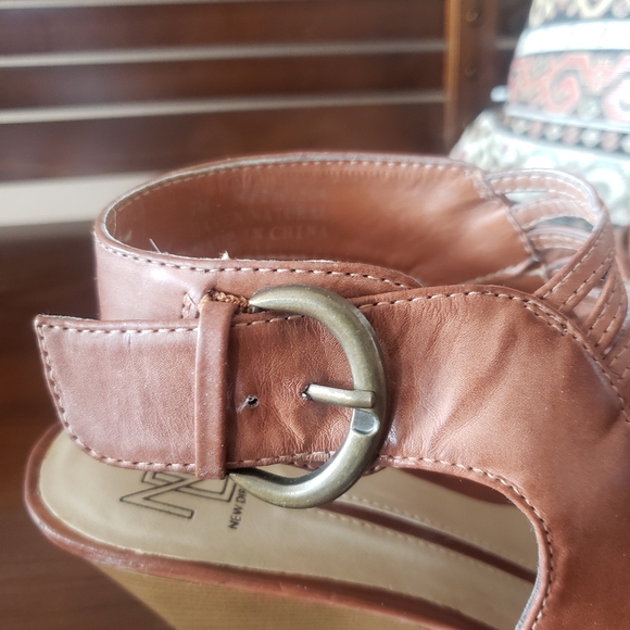 New Direction Relax Fit Sandals! - Picture 9 of 9